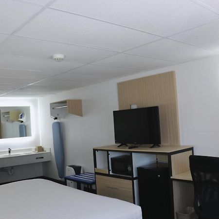 Howard Johnson By Wyndham West Yarmouth Cape Cod Εξωτερικό φωτογραφία