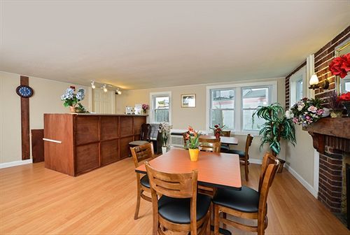Howard Johnson By Wyndham West Yarmouth Cape Cod Εξωτερικό φωτογραφία