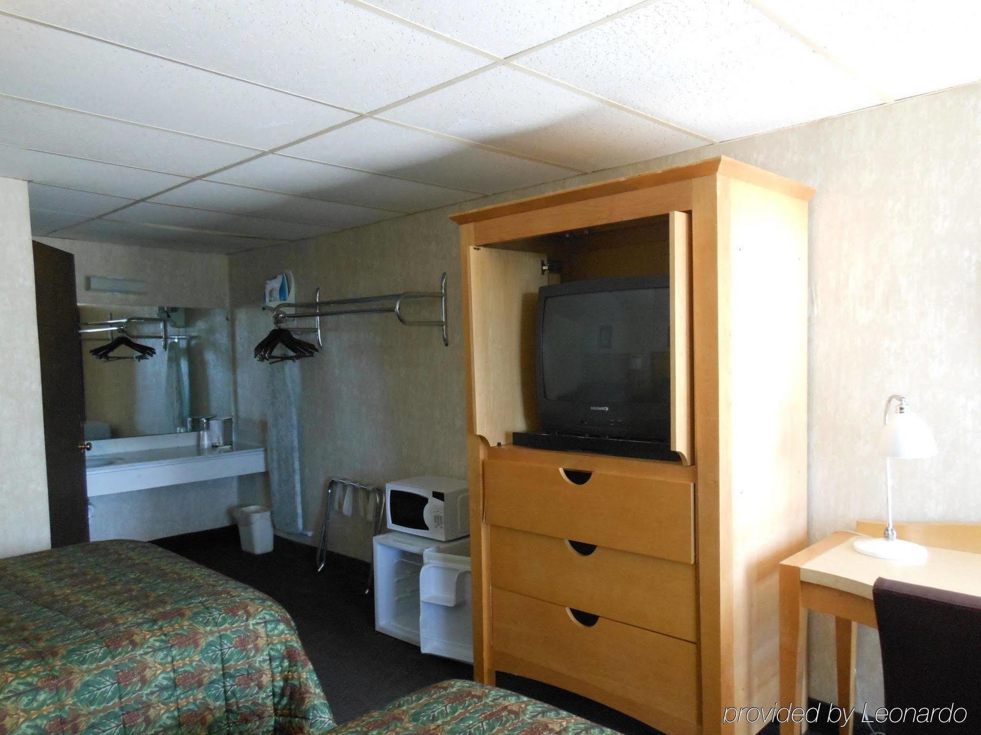 Howard Johnson By Wyndham West Yarmouth Cape Cod Εξωτερικό φωτογραφία